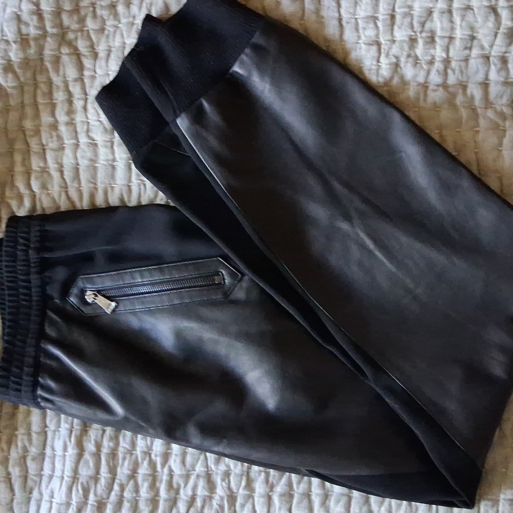VINCE Women's Black Jogger Pants